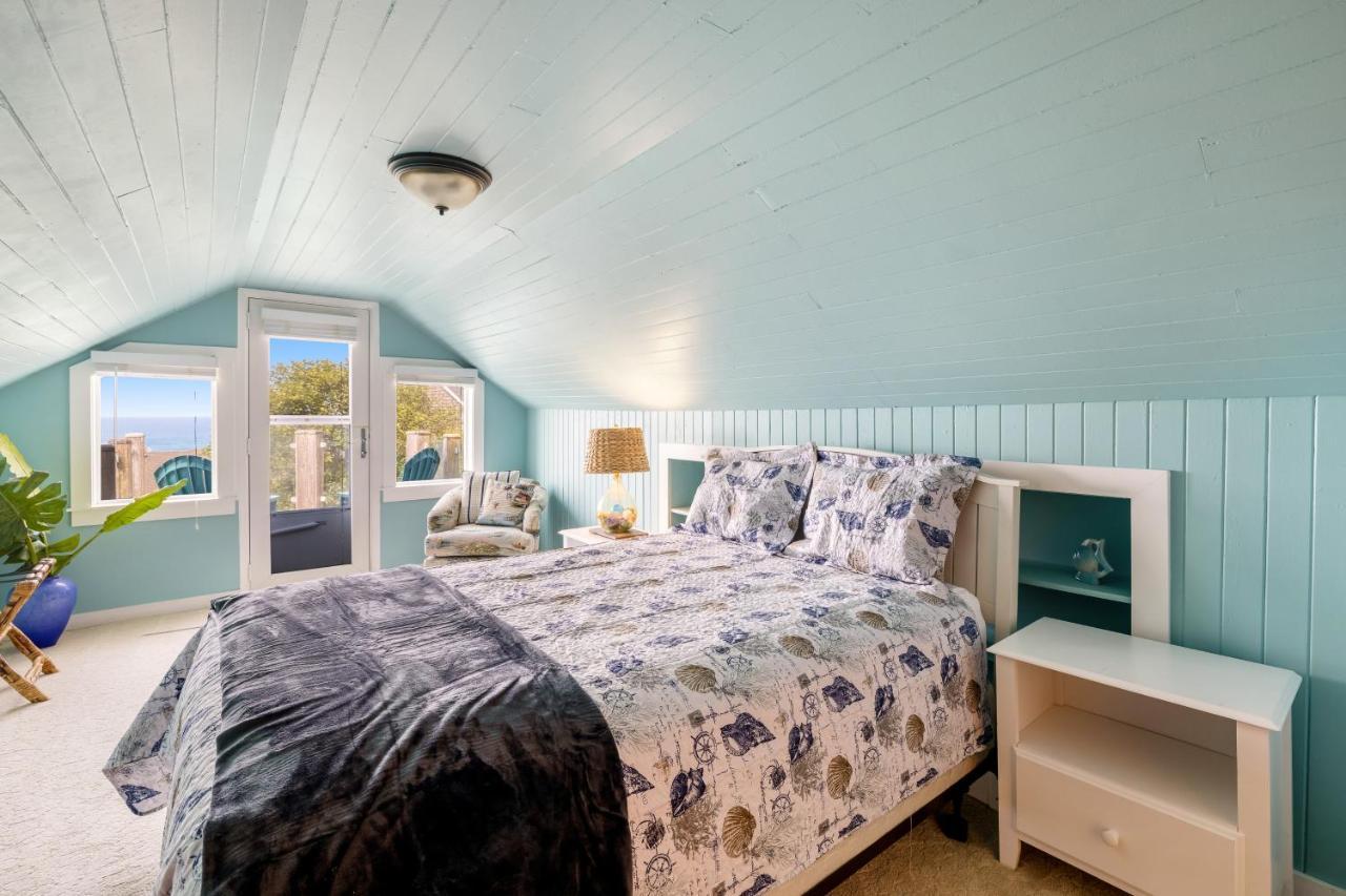Captain'S Quarters And Cabins Depoe Bay Oda fotoğraf